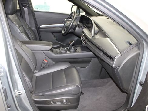 Used 2024 Cadillac XT4 Premium Luxury image 26