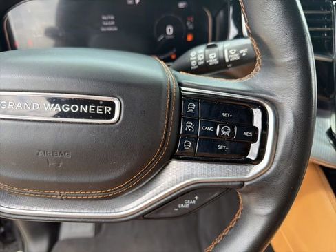 Used 2022 Jeep Grand Wagoneer Series III AWD/4WD image 30