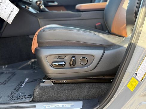 Used 2025 Lexus GX 550 image 63