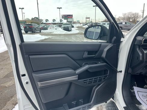 Used 2025 Toyota 4Runner SR5 image 12