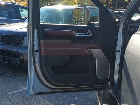 New 2026 GMC Sierra 2500 Denali Ultimate image 15