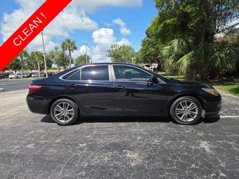 Certified 2017 Toyota Camry SE w/ Moonroof Package FWD image 12