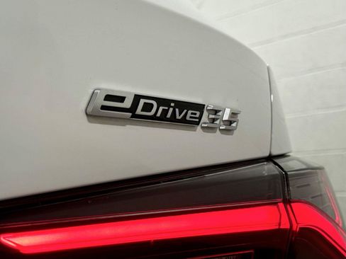 Used 2023 BMW i4 eDrive35 RWD image 10