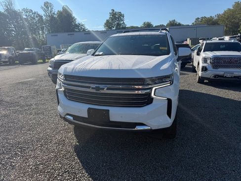 Used 2022 Chevrolet Tahoe LT w/ LT Signature Package AWD/4WD image 3