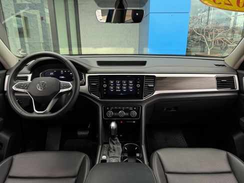 Used 2023 Volkswagen Atlas SE image 14