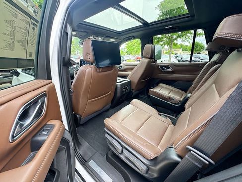 Used 2021 Chevrolet Tahoe High Country w/ Premium Package AWD/4WD image 32