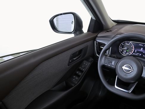 Used 2023 Nissan Rogue S FWD image 21