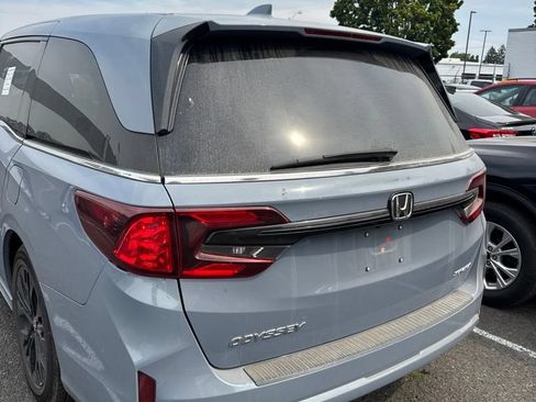 Used 2025 Honda Odyssey Sport-L image 3