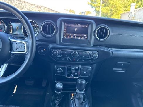 Used 2019 Jeep Wrangler Unlimited Sahara w/ Cold Weather Group image 17
