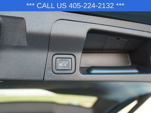 Used 2023 GMC Acadia SLE w/ Driver Convenience Package FWD image 30