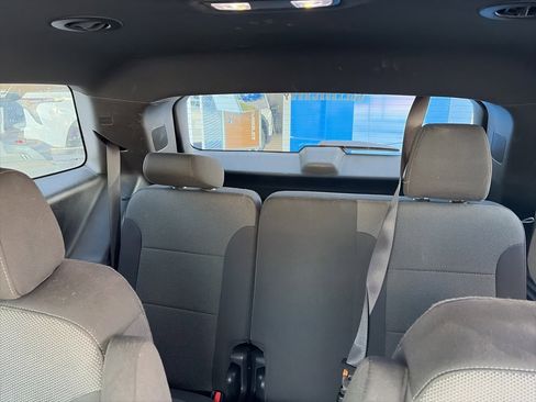 Used 2023 Chevrolet Traverse LT image 12