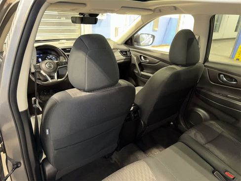 Used 2019 Nissan Rogue SV w/ Sun & Sound Touring Package image 28