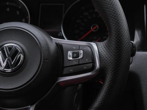 Used 2017 Volkswagen GTI SE image 18