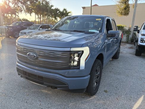 Used 2023 Ford F150 Lightning Lariat w/ Equipment Group 511A High image 3