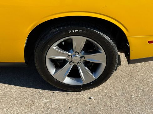 Used 2018 Dodge Challenger SXT w/ Driver Convenience Group image 42