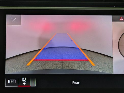 Used 2022 Audi Q8 Prestige image 21