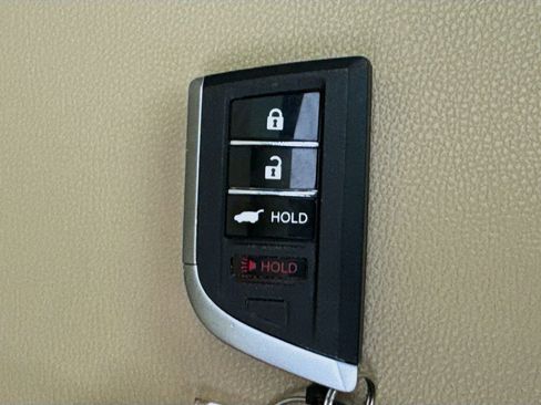 Used 2023 Acura MDX FWD image 38