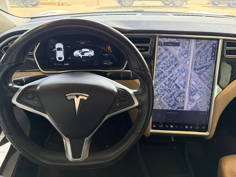 Used 2015 Tesla Model S 70D AWD/4WD image 9