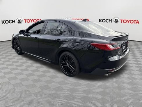 Used 2025 Toyota Camry SE image 6