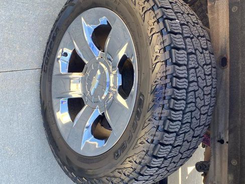Used 2015 Chevrolet Silverado 1500 LTZ Z71 w/ LTZ Plus Package AWD/4WD image 13