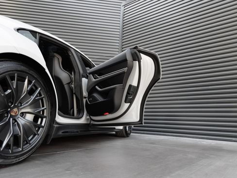 New 2026 Porsche Taycan GTS AWD/4WD image 33