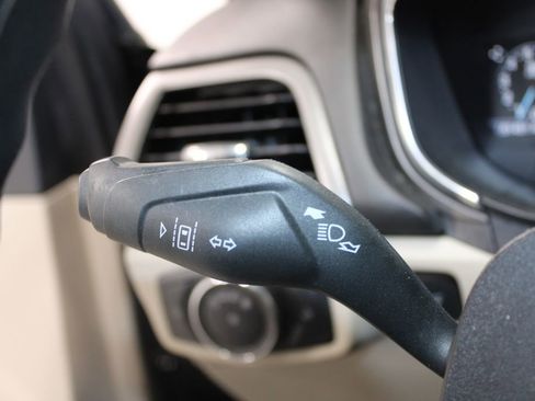 Used 2020 Ford Fusion SE FWD image 22