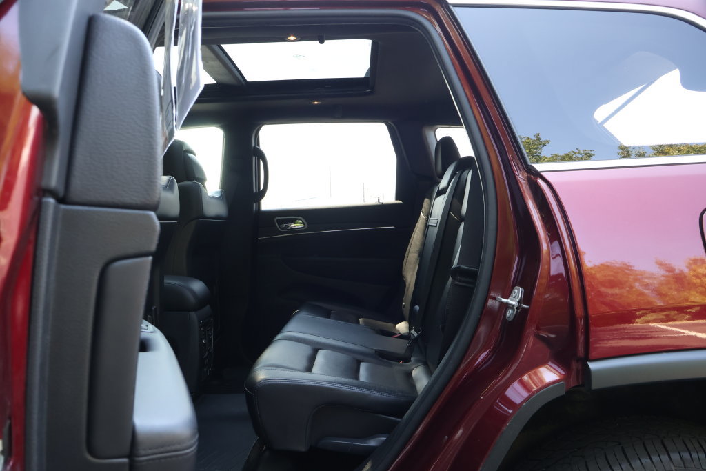 Used 2022 Jeep Grand Cherokee Limited w/ Tech Group AWD/4WD image 44