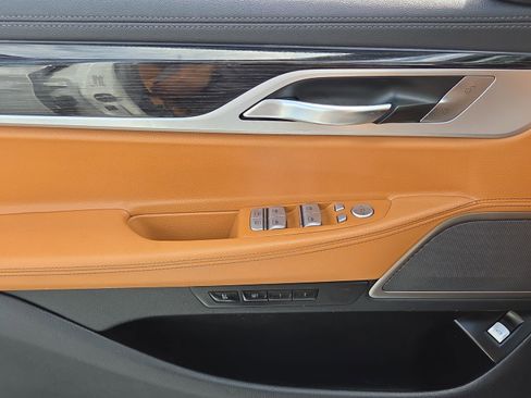 Used 2020 BMW 745e xDrive image 23