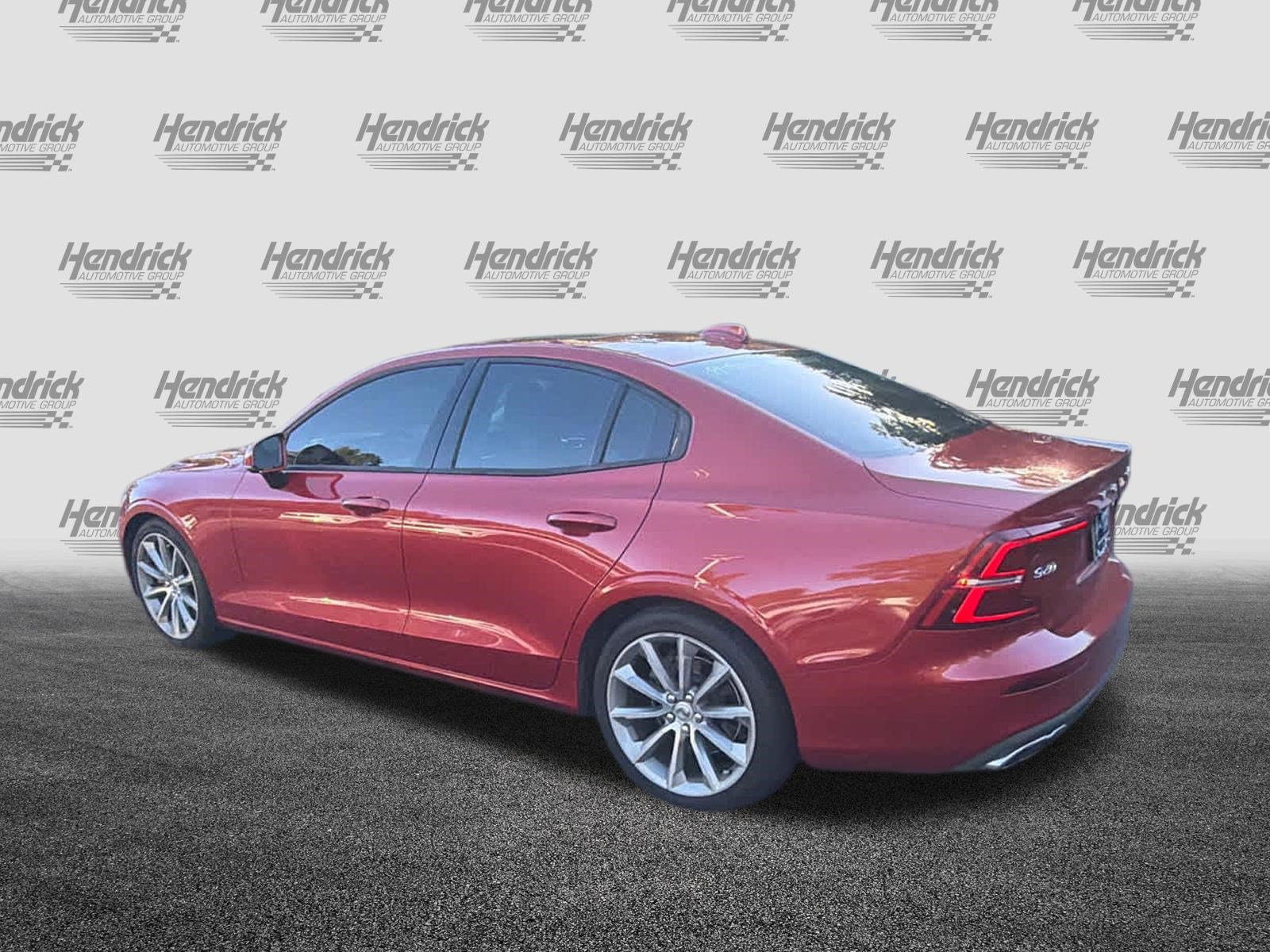 Used 2020 Volvo S60 T5 Momentum FWD image 10