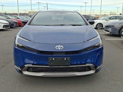 New 2026 Toyota Prius LE image 2