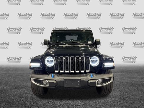 Used 2022 Jeep Wrangler Unlimited Sahara w/ Cold Weather Group image 3