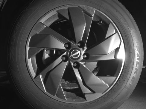 Used 2025 Nissan Rogue SV image 12