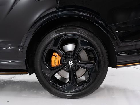 Certified 2025 Bentley Bentayga image 44