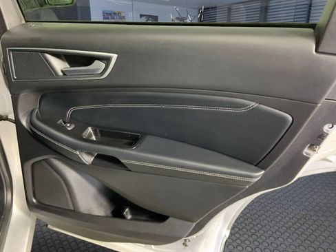 Used 2018 Ford Edge Titanium AWD/4WD image 12