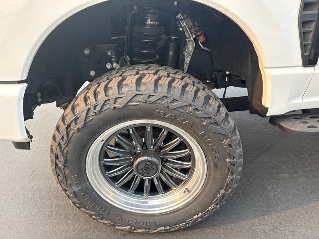 Used 2025 Ford F350 Platinum w/ Tremor Off-Road Package AWD/4WD image 5