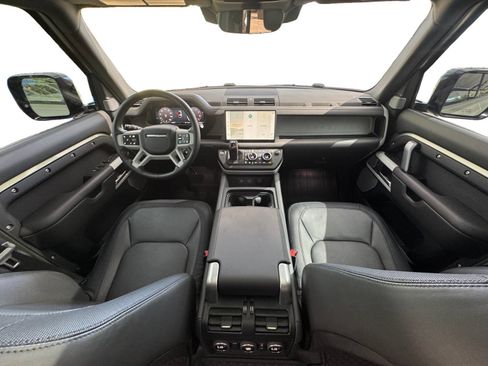 Used 2024 Land Rover Defender 130 X-Dynamic SE AWD/4WD image 12
