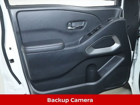 Certified 2025 Nissan Frontier SV RWD image 17