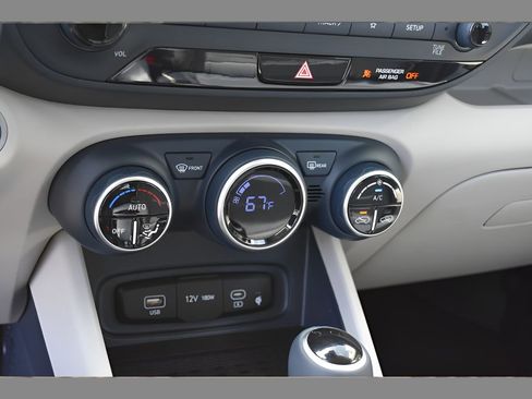 New 2026 Hyundai Venue SEL FWD image 24