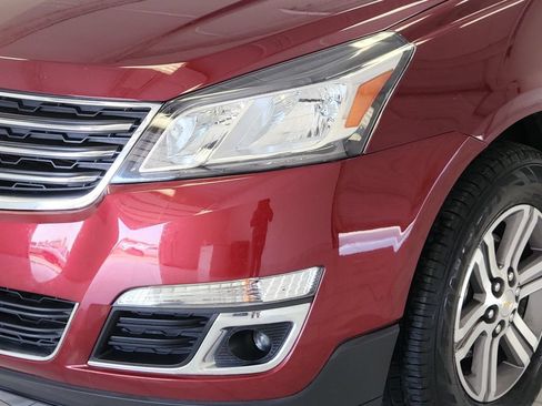 Used 2017 Chevrolet Traverse LT FWD image 7