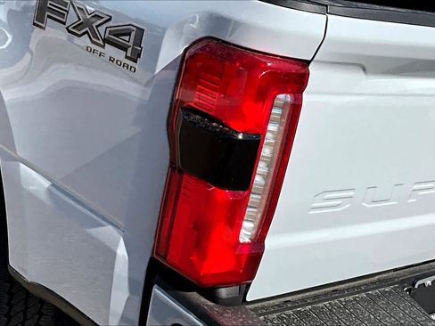 New 2026 Ford F250 XLT w/ XLT Premium Package AWD/4WD image 13