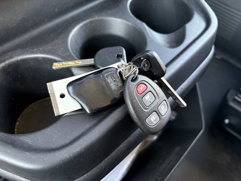 Used 2018 Chevrolet Express 2500 w/ Safety Package RWD image 27