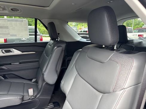 New 2026 Ford Explorer Active w/ Active Comfort Package AWD/4WD image 24
