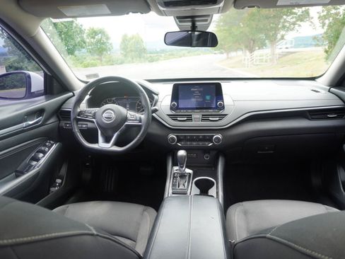 Used 2021 Nissan Altima 2.5 SV w/ SV Premium Package FWD image 30