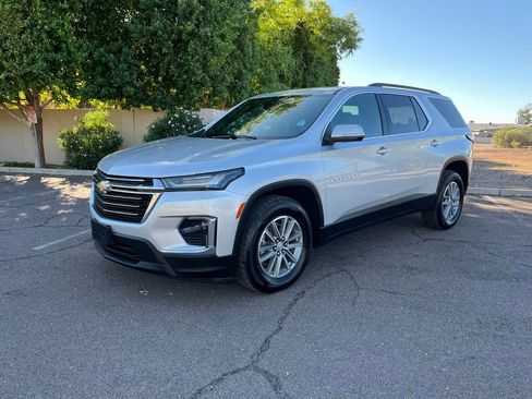 Used 2022 Chevrolet Traverse LT image 4