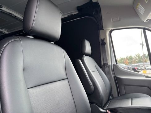 New 2026 Ford Transit 250 148 Medium Roof w/ Load Area Protection Package image 16