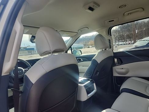 New 2026 Kia Carnival EX FWD image 21