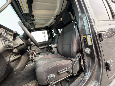 Used 2023 Jeep Wrangler Willys image 5