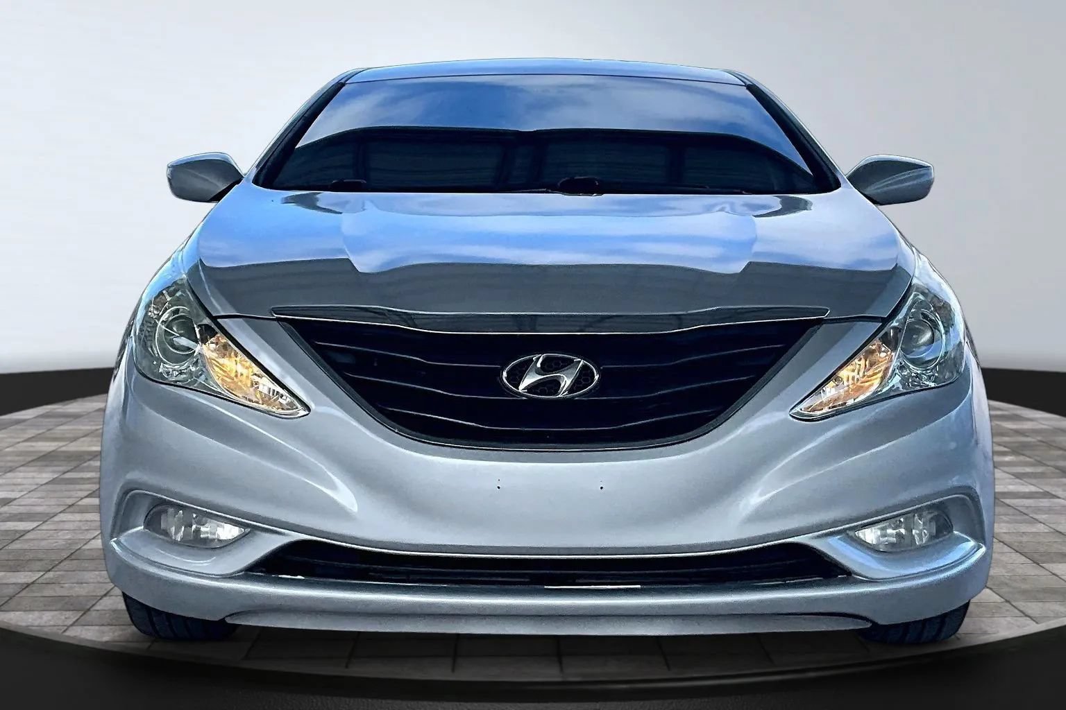 Used 2011 Hyundai Sonata SE FWD image 2