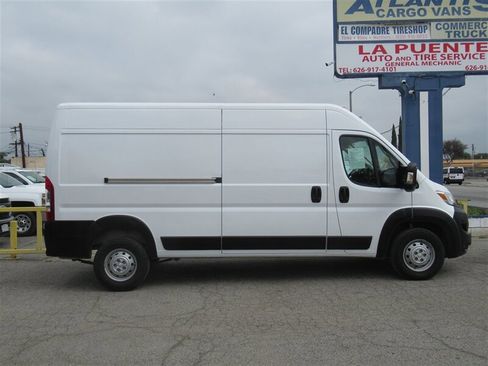Used 2023 RAM ProMaster 2500 image 2