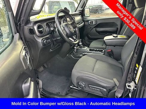 Used 2021 Jeep Gladiator Willys image 12